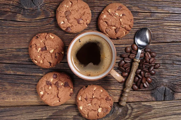 Coffee and chocolate cookies — Stock Photo, Image