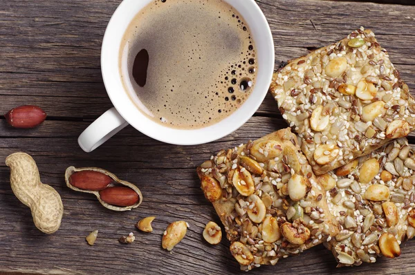 Cookies med nødder og kaffe - Stock-foto