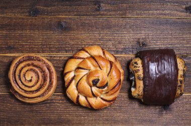 üç tatlı çörekler