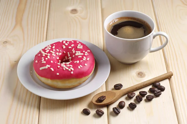 Koffie met donut — Stockfoto