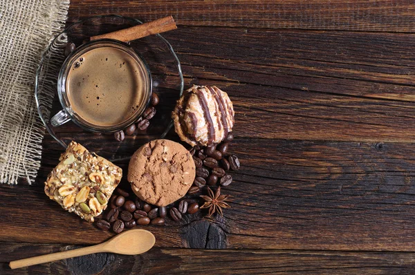 Diferentes galletas y café — Foto de Stock