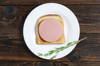 Sosisli ekmek