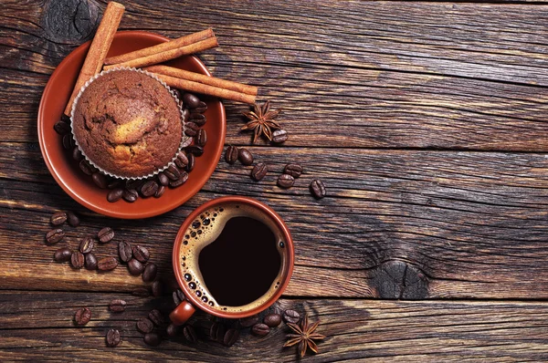 Chocolate cupcake and coffee — Stock Photo, Image