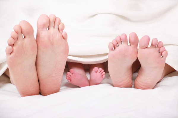 Ayaklara tavan altında