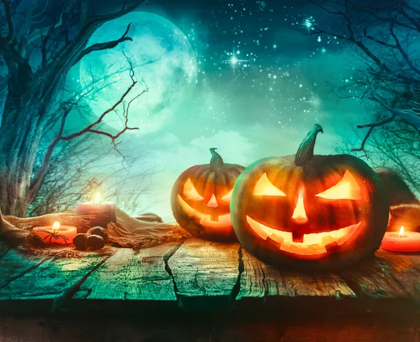 Halloween-Design mit Kürbissen — Stockfoto