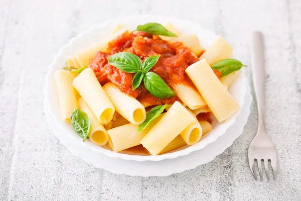 Pasta con salsa di pomodoro — Foto Stock