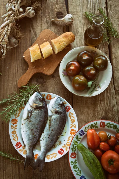 Fisk och grönsaker — Stockfoto