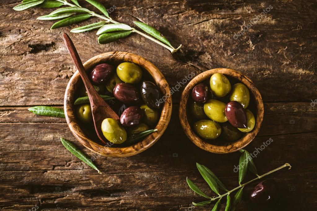 Olives on branch — Stock Photo © mythja 79005706