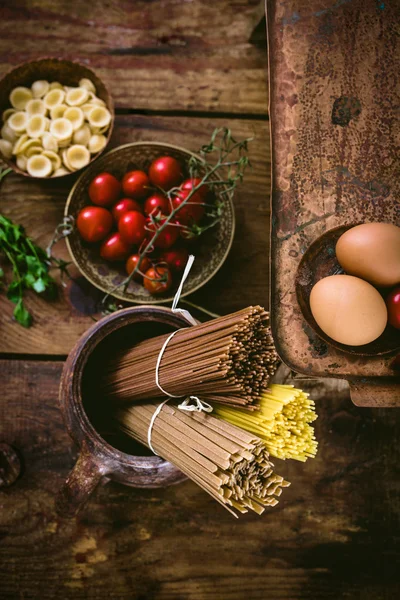 Pasta with ingredients — Stock Photo, Image