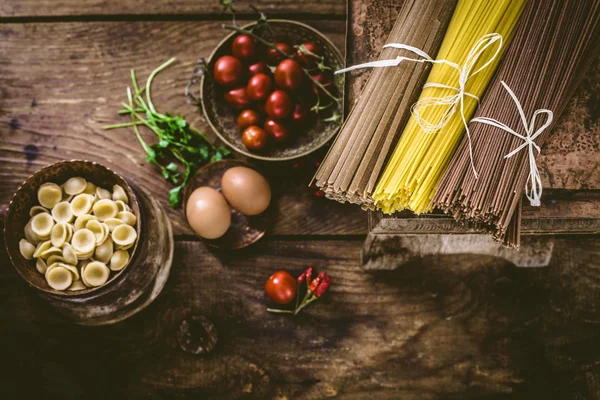 Pasta with ingredients — Stock Photo, Image