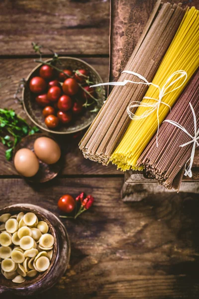 Pasta with ingredients — Stock Photo, Image