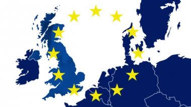 Brexit - 12 sembolik yıldız ile Batı Avrupa Birliği mavi harita - Birleşik Krallık bir mavi dumanlı etkisi kaybolur