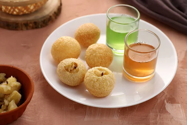 Indiase Voedsel Snacks Gol Gappe Pani Puri Puchka Waterballen Een — Stockfoto