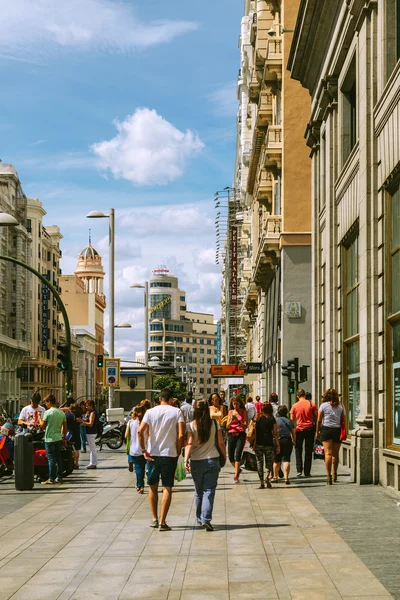 Gran via street in madrid, spanien — Stockfoto