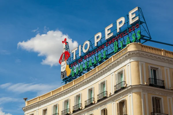 Historical Tio Pepe Sign in La Puerta del Sol square in Madrid — Stock Photo, Image