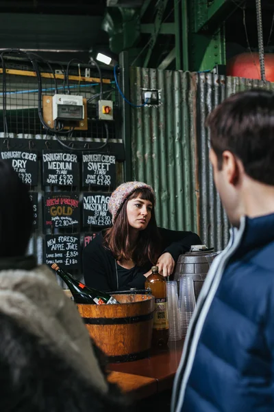 Vendedores en Borough Market — Foto de Stock