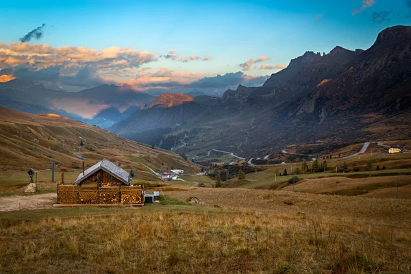 Alpen panas di Alpen, Dolomites, Passo Pordoi, Italia — Stok Foto