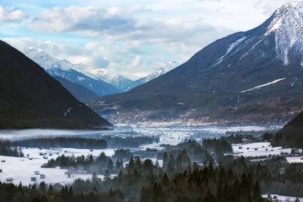 Zimní údolí v Tyrolsku, Rakouské Alpy — Stock fotografie