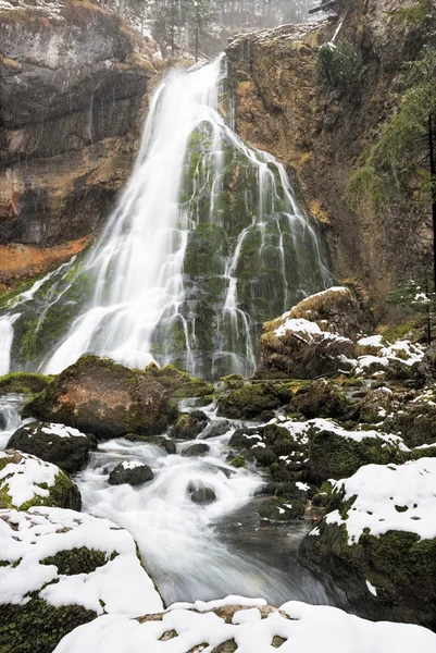 Gollinger vattenfall på vintern, Österrike — Stockfoto
