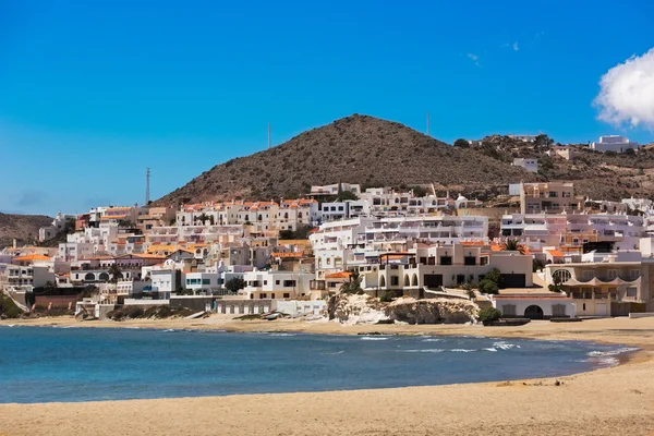 Desa pinggir laut di Andalusia di tepi laut, Cabo de Gata, Spanyol — Stok Foto