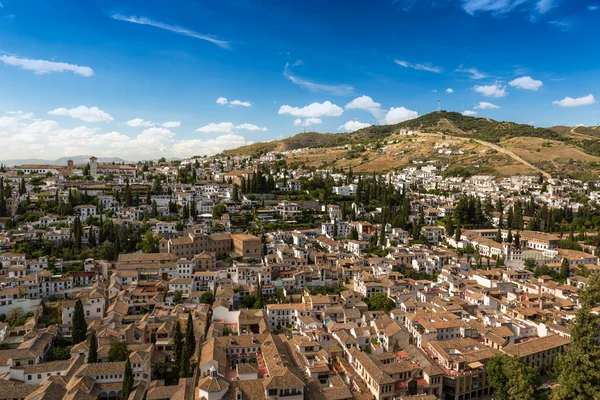 Cidade de Granada em um dia de verão, Espanha — Fotografia de Stock