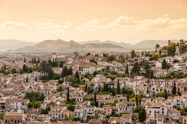 Casas na cidade de Granada, Andaluzia, Espanha — Fotografia de Stock