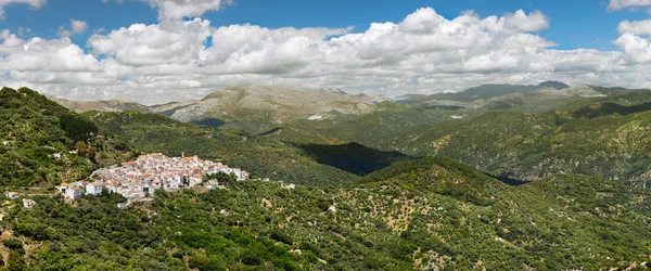 Panoramiczny widok wieś Biała (Pueblos Blancos), Malaga, członkiem rządzącej Obraz Stockowy