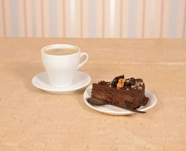 kahve bir fincan çikolatalı pasta