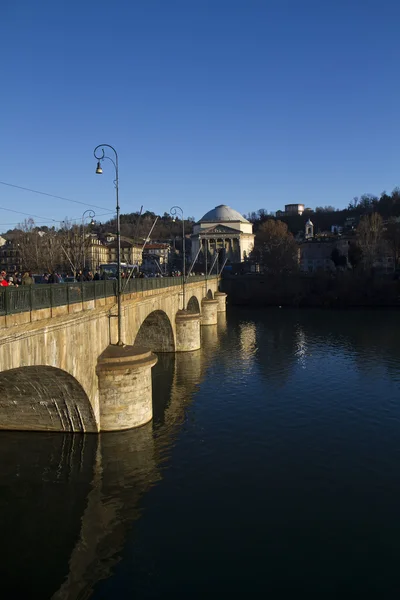 ヴィットーリオ ・ エマヌエーレ 2 世がトリノの橋 — ストック写真