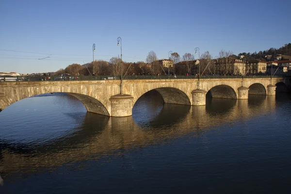 ヴィットーリオ ・ エマヌエーレ 2 世がトリノの橋 — ストック写真