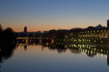 Ben köprü Umberto ve Torino'da Murazzi