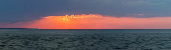 海の上夕日のパノラマ — ストック写真