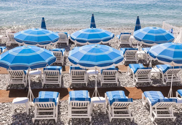 Strand parasols in Nice — Stockfoto