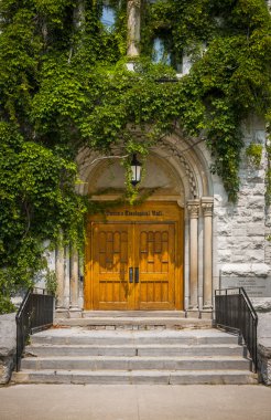 Queen's Üniversitesi İlahiyat Salonu