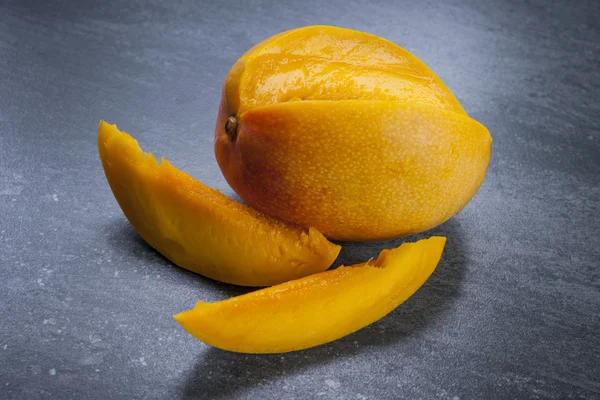 Mangue fraîche coupée — Photo