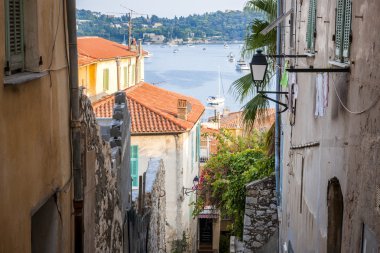 Villefranche-sur-Mer şehrindeki eski sokak