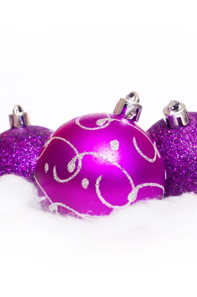 Violet Kerst ornamenten — Stockfoto