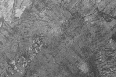 Dairenin tavanının yenilenmesi, eski alçının çıkarılması ve yenisinin uygulanması için hazırlıklar.