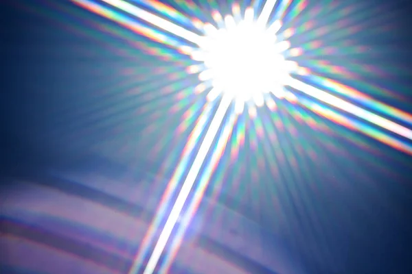 Gökkuşağı Renginde Güneşten Parlayan Uzun Bir Işık — Stok fotoğraf