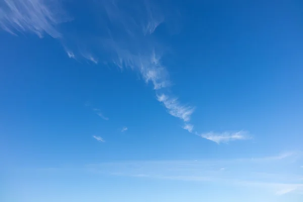 Delvis molnig himmel — Stockfoto
