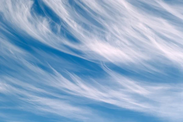 Céu abstrato, nuvens cirrus incomuns — Fotografia de Stock