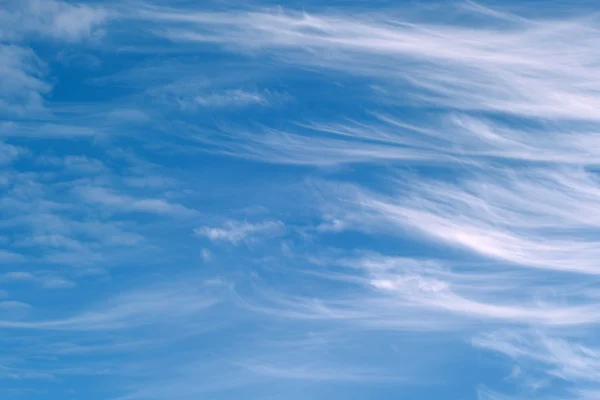 Soyut gökyüzü, sıradışı cirrus bulutlar — Stok fotoğraf