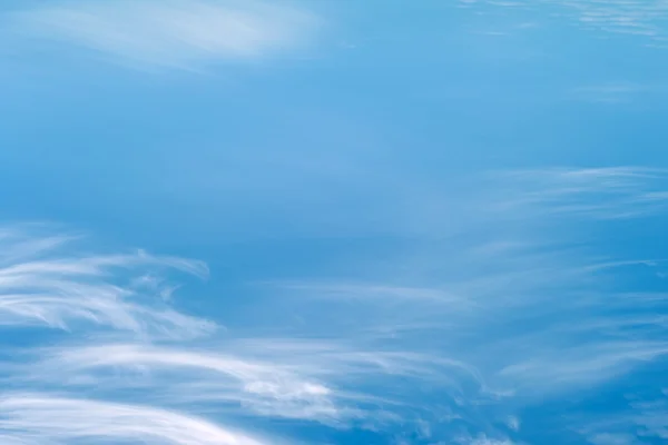 Soyut gökyüzü, sıradışı cirrus bulutlar — Stok fotoğraf