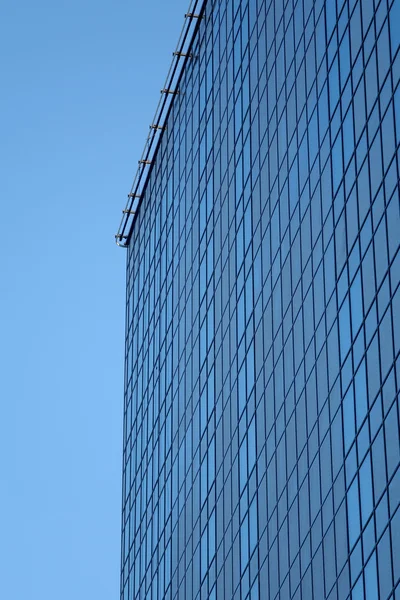 Nouveau bâtiment en verre de grande hauteur — Photo