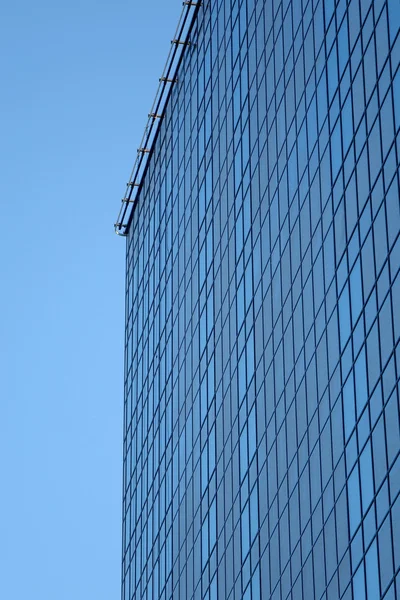 Nouveau bâtiment en verre de grande hauteur — Photo