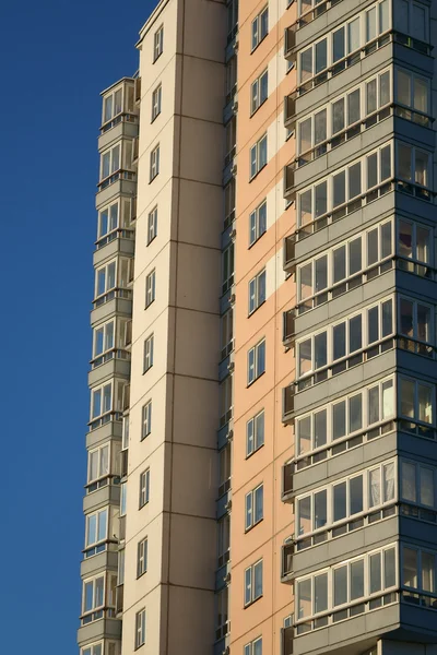 Edificio de apartamentos — Foto de Stock