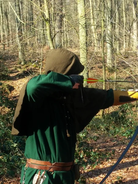 Archer in medieval clothes — Stock Photo, Image