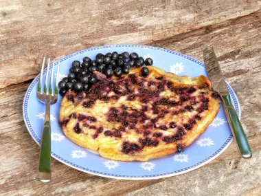 blue berries pancake clipart