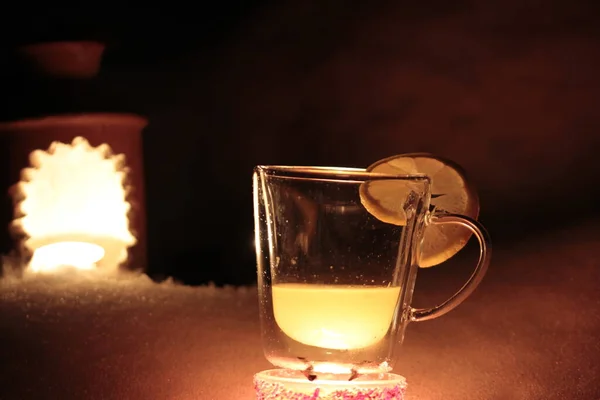 Eine Tasse Heißer Zitronensaft — Stockfoto