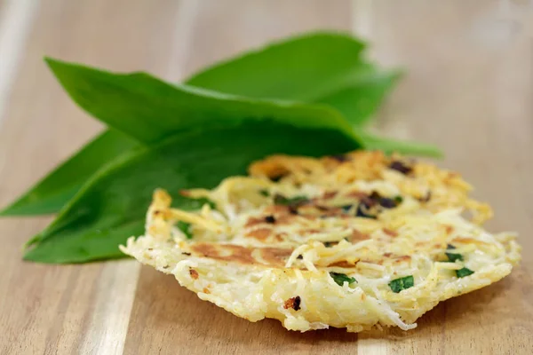 Panquecas Alho Selvagem Com Queijo Parmesão — Fotografia de Stock